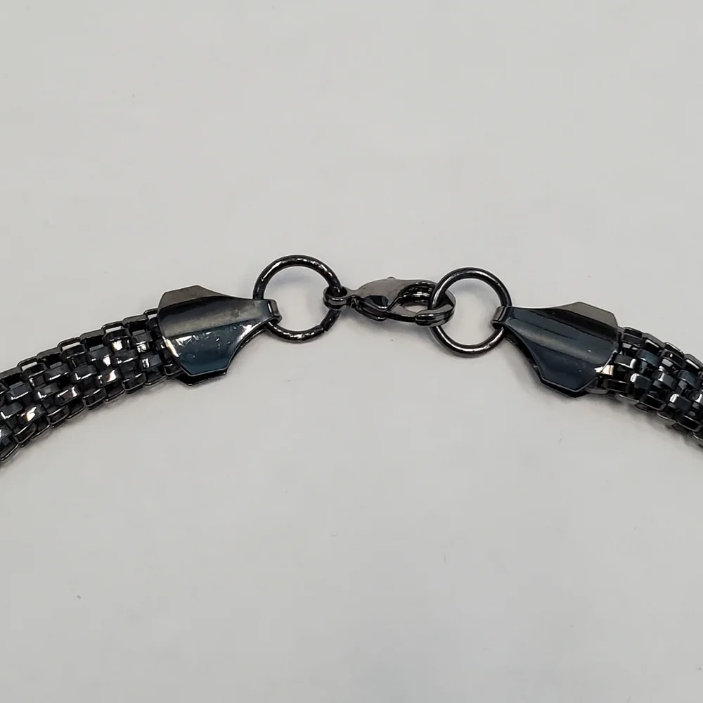 Vintage Mesh Metal Chain Mail Knot Necklace - Picture 3 of 6